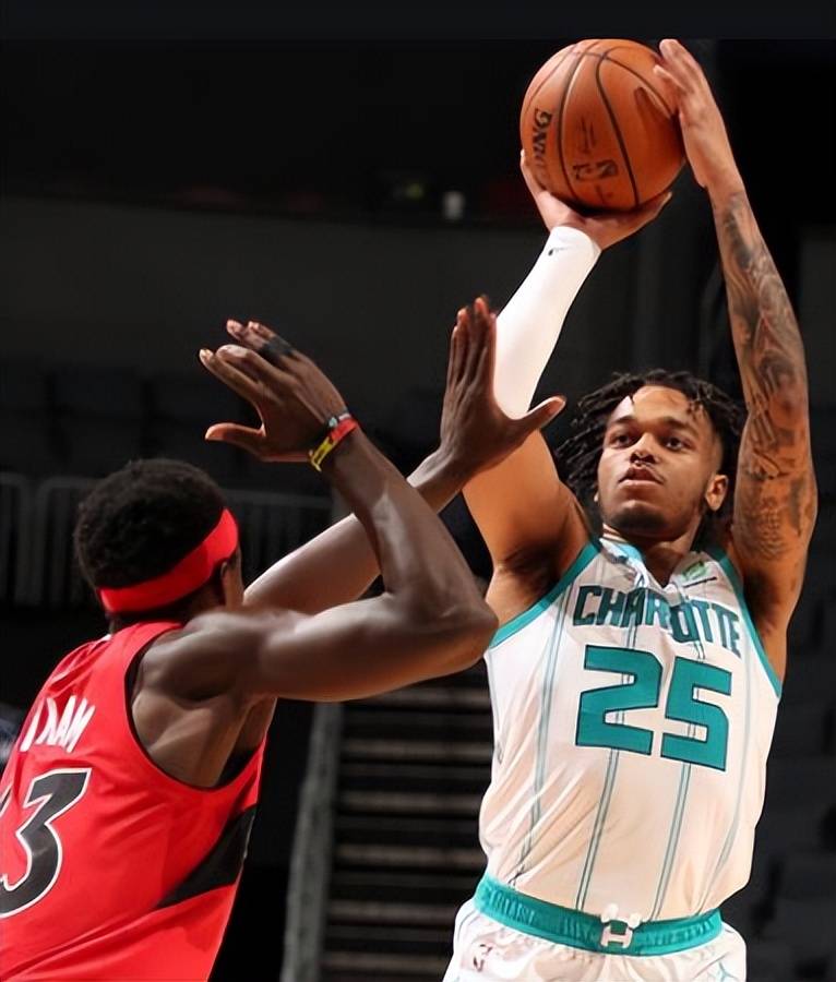 黄蜂鏖战火箭,巴恩斯绝境逆转的简单介绍 黄蜂鏖战火箭,巴恩斯绝境逆转的简单介绍