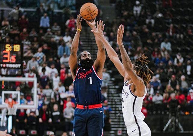 爱游戏体育-新疆队横扫火箭，伦纳德统治全场