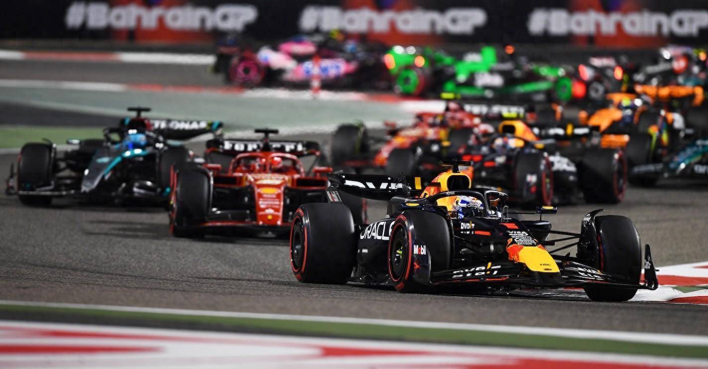 红牛车队力克红牛二队,塞恩斯状态火热 红牛车队力克红牛二队,塞恩斯状态火热