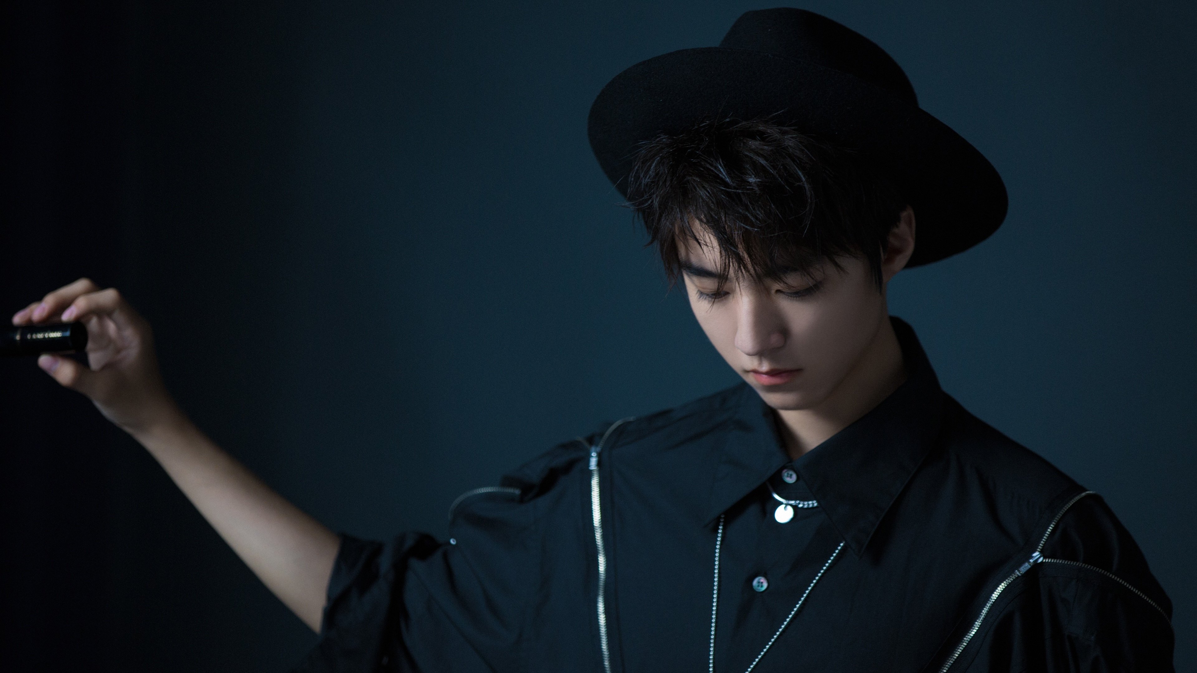 爱游戏官方入口-当布鲁克林的战术风暴撞上天山之墙，浓眉如何用一场比赛定义现代内线统治力